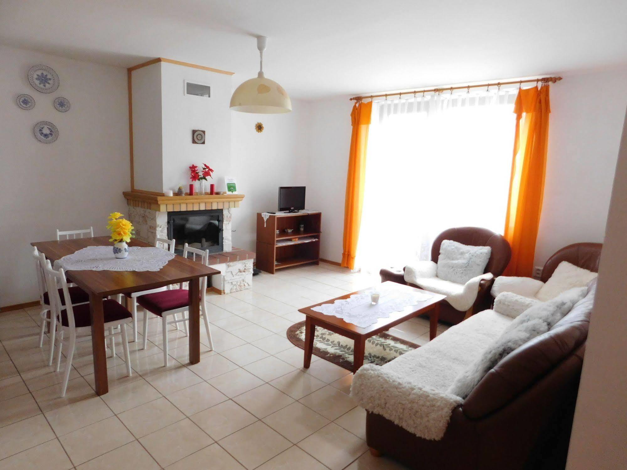 Apartmany Tania Zavazna Poruba Екстер'єр фото
